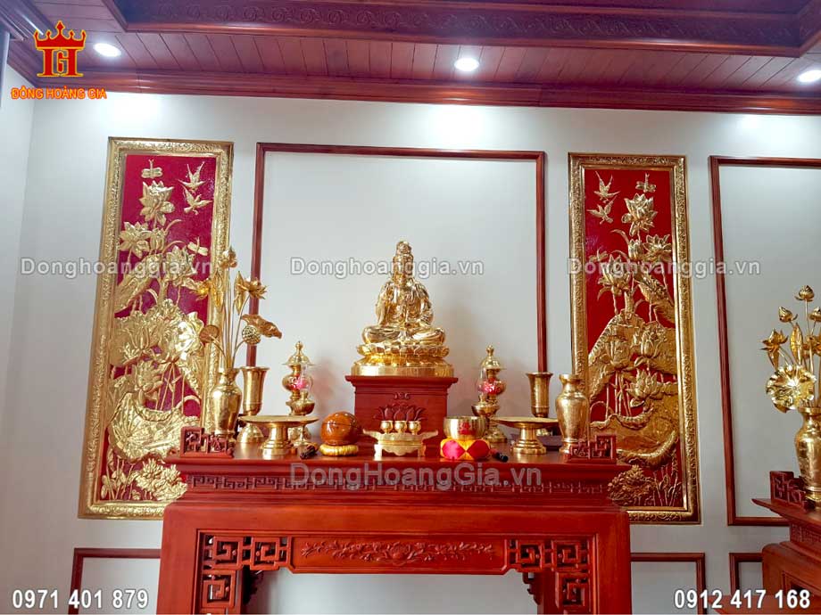 Phòng thờ cúng Phật được trang hoàng vô cùng sang trọng và đẳng cấp